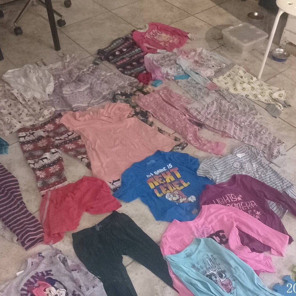 Girls clothing lot - 25 items mostly 4-5 and 5-6 size with a few 7